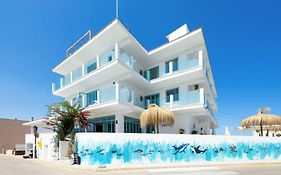 Hostal Cala Llombards